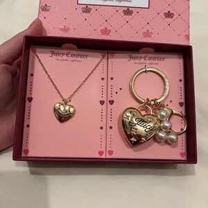 NIB Juicy Couture Gold Heart Pendant Necklace and Bag Charm Keychain Gift Set